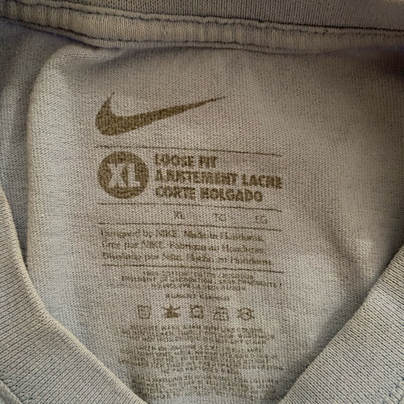 Nike tee - Picture 3 of 3